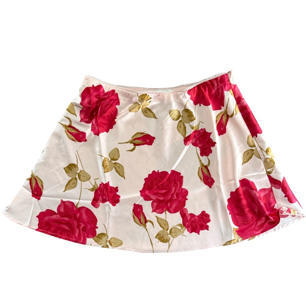 NWT Floral Satin Mini Skirt – Cream &‎ Red Roses – Large